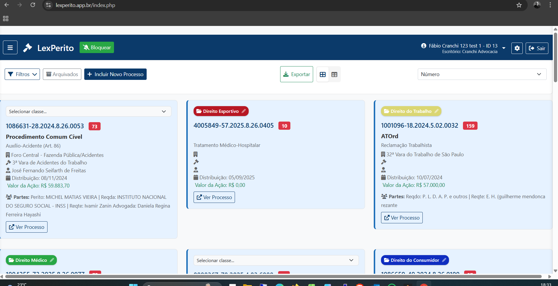 Dashboard de processos do LexPerito — visão de cards com processos organizados por área do direito